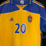 SWEDEN LARSSON 2000-2001 ORIGINAL JERSEY SIZE L