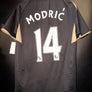 TOTTENHAM HOTSPURS MODRIC 2008-2009 ORIGINAL JERSEY Size M