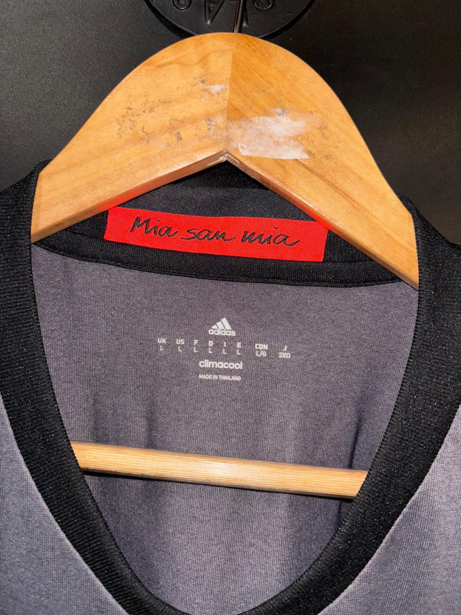 BAYERN MUNICH 2016-2017 ORIGINAL JERSEY Size L