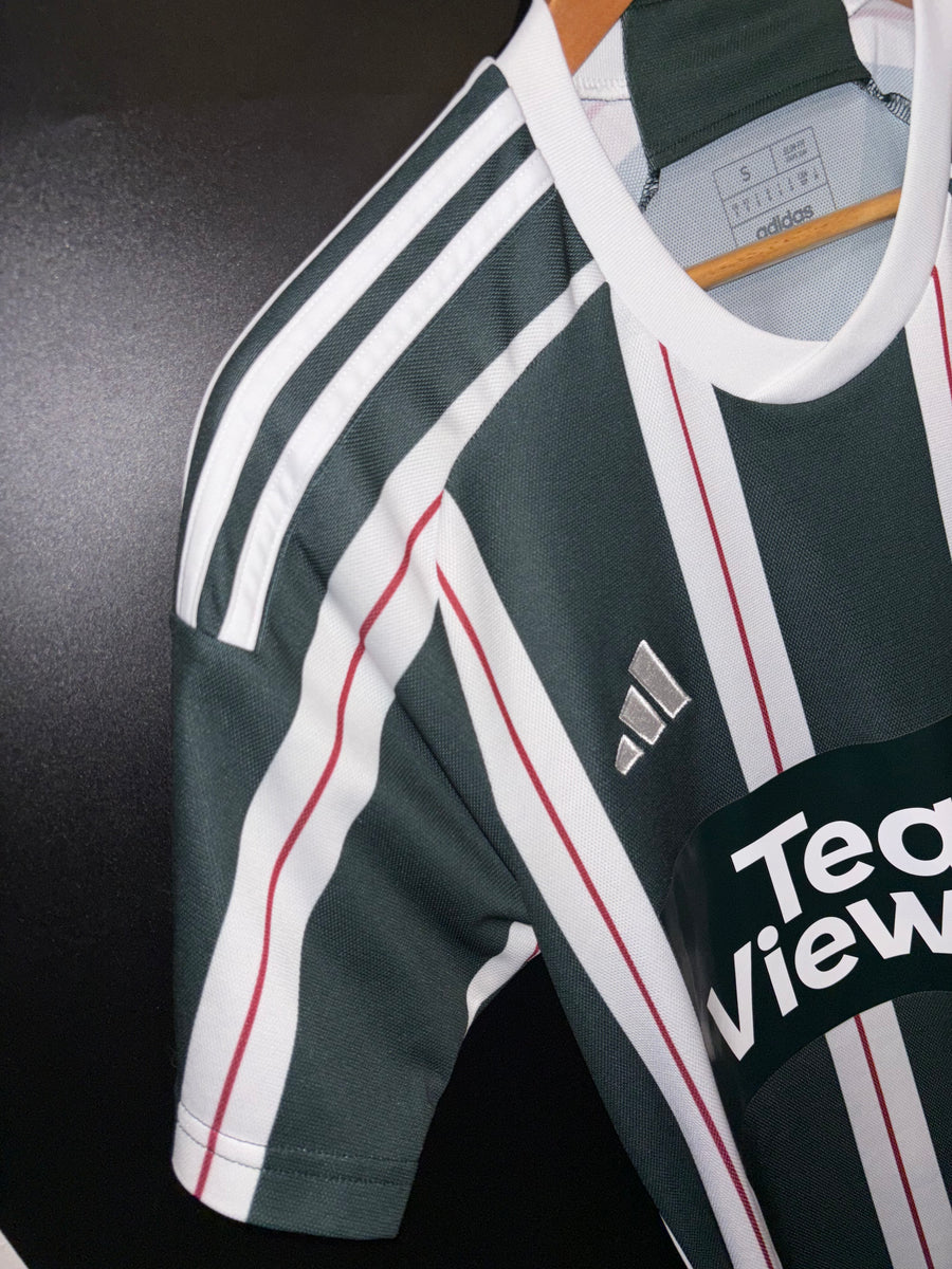 MANCHESTER UNITED FERNANDES 2023-2024 ORIGINAL JERSEY Size S