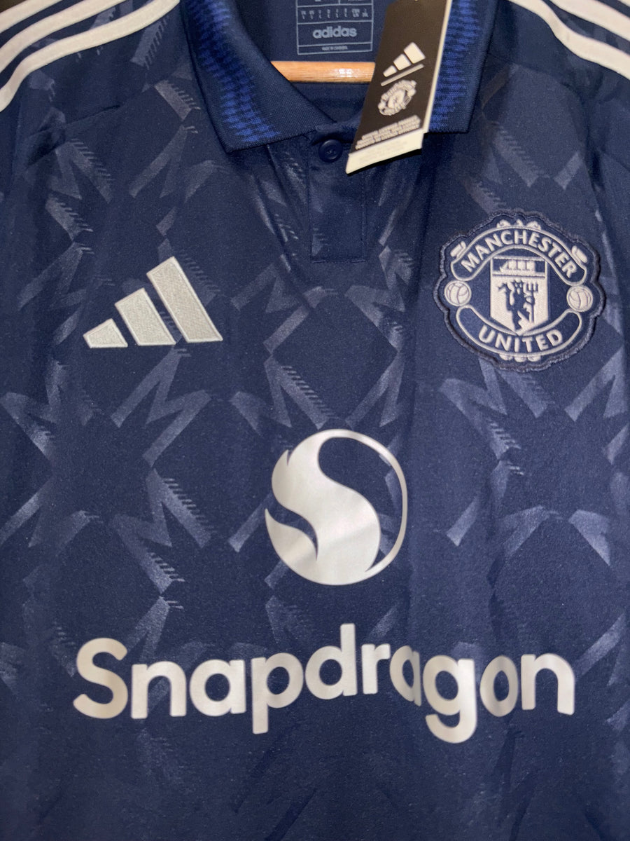 MANCHESTER UNITED FERNANDES 2024-2025 ORIGINAL JERSEY Size L
