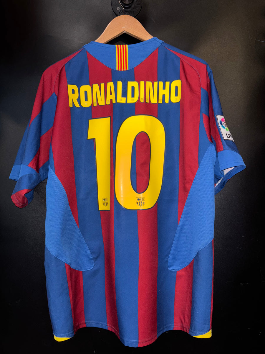 BARCELONA RONALDINHO 2005-2006 ORIGINAL JERSEY Size M