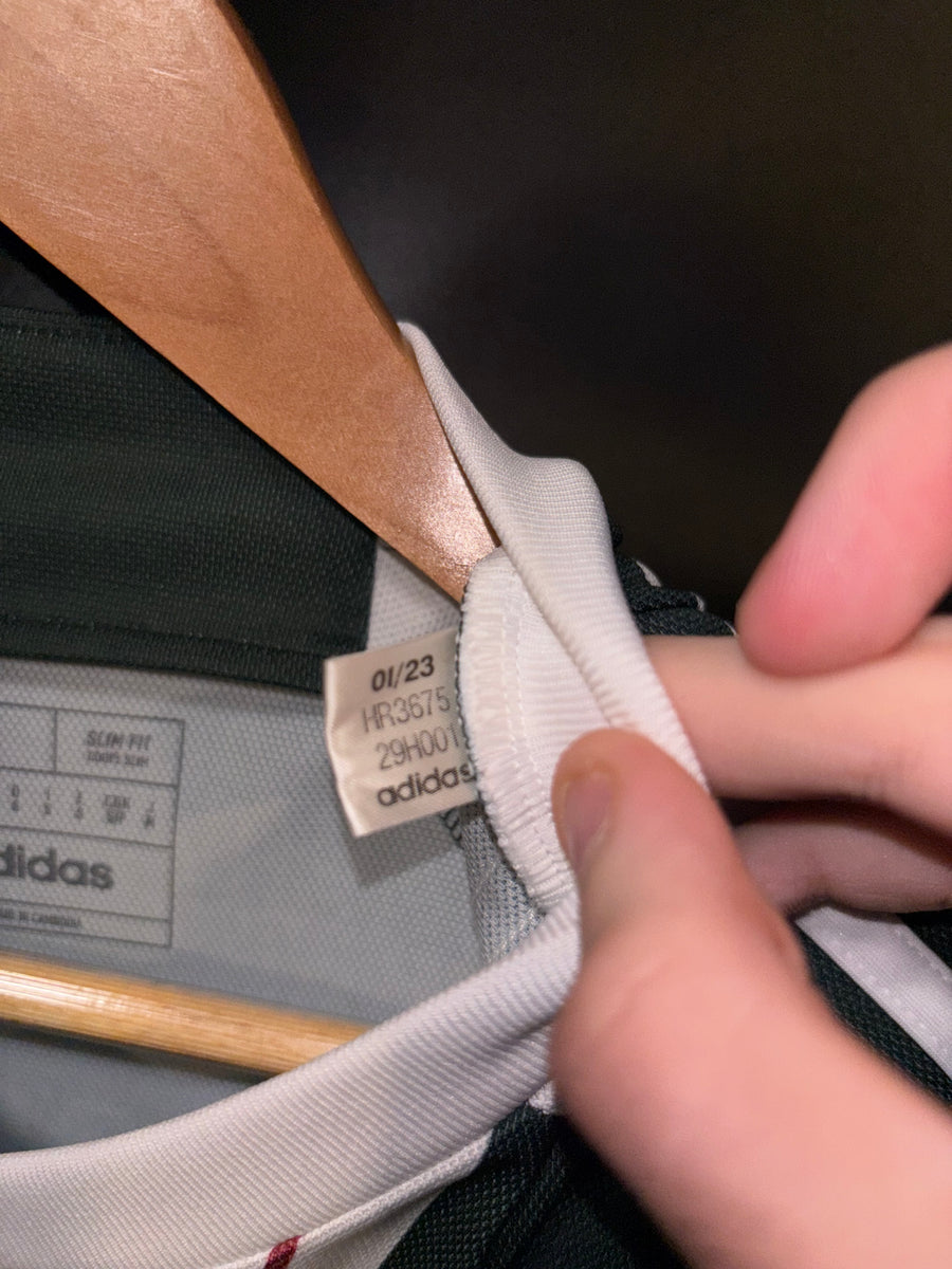 MANCHESTER UNITED FERNANDES 2023-2024 ORIGINAL JERSEY Size S