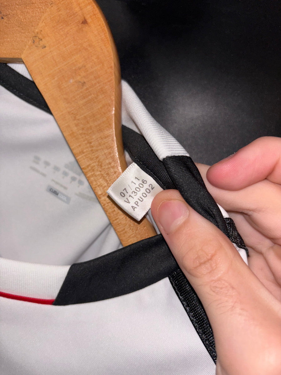 LIVERPOOL TRAINING 2011-2012 ORIGINAL JERSEY Size S