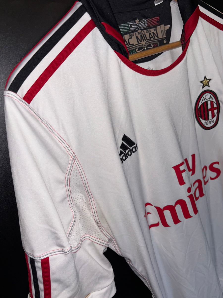 AC MILAN RONALDINHO 2010-2011 ORIGINAL JERSEY Size M