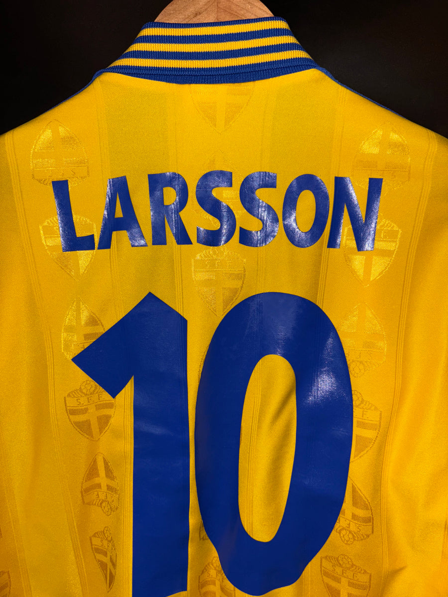 SWEDEN LARSSON 2000-2001 ORIGINAL JERSEY SIZE L