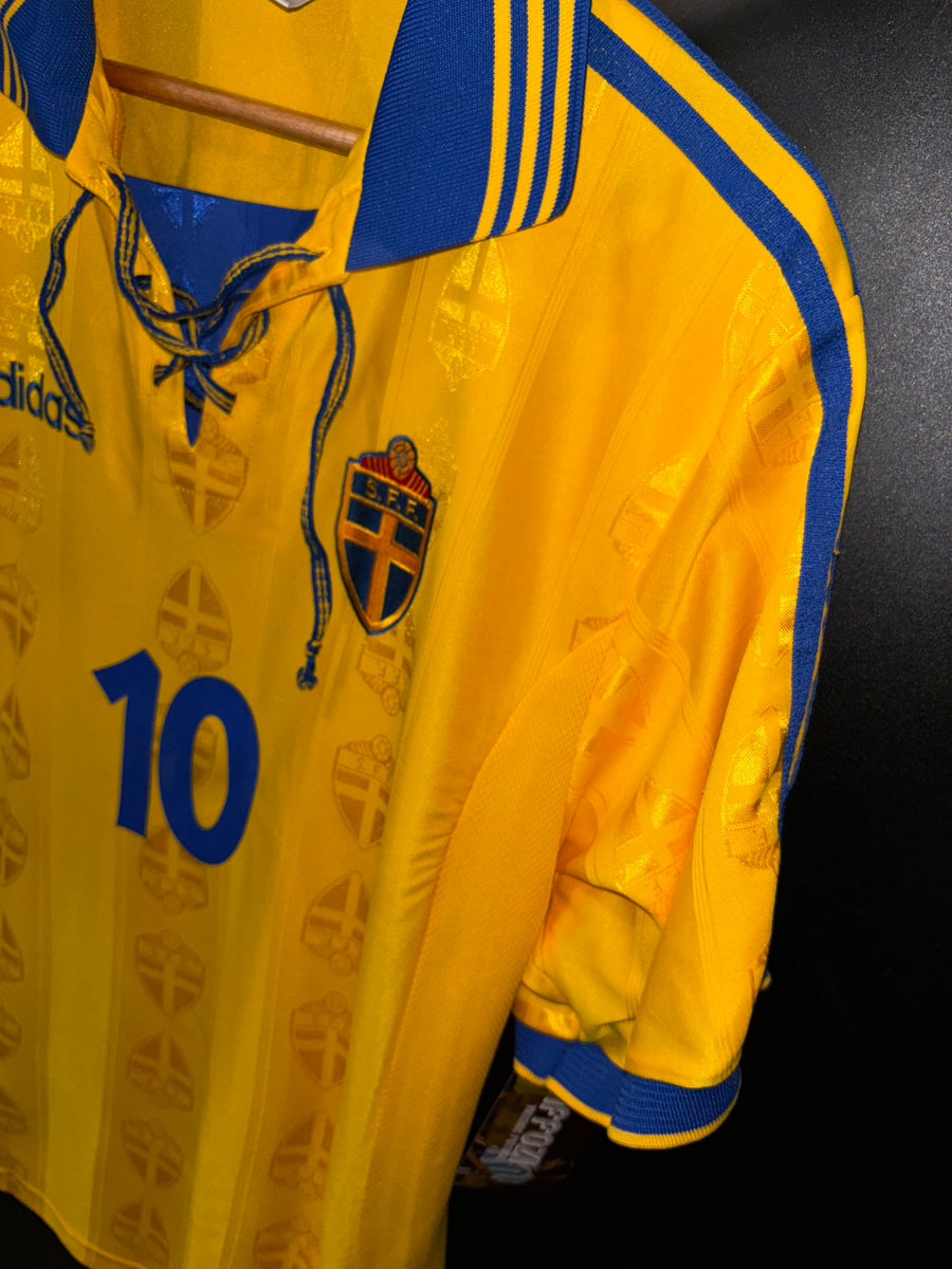 SWEDEN LARSSON 2000-2001 ORIGINAL JERSEY SIZE L