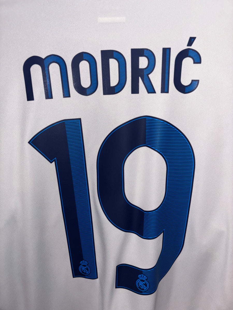 REAL MADRID MODRIC 2012-2013 ORIGINAL JERSEY Size XL