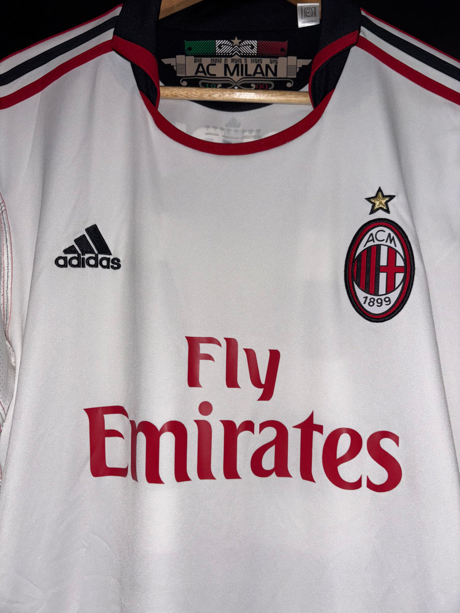AC MILAN RONALDINHO 2010-2011 ORIGINAL JERSEY Size L