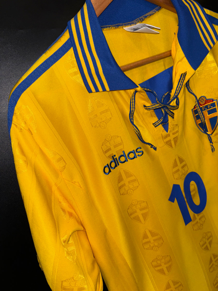 SWEDEN LARSSON 2000-2001 ORIGINAL JERSEY SIZE L