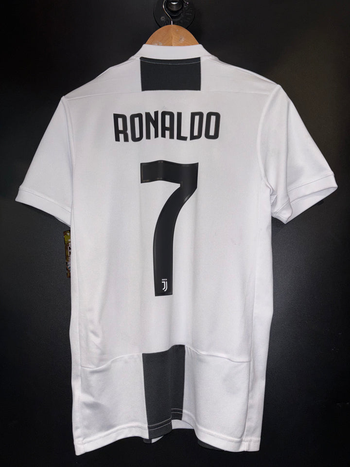 JUVENTUS RONALDO 2018-2019 ORIGINAL JERSEY Size S