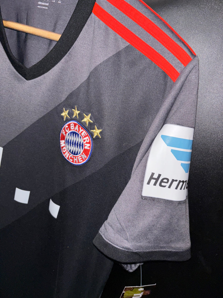 BAYERN MUNICH 2016-2017 ORIGINAL JERSEY Size L