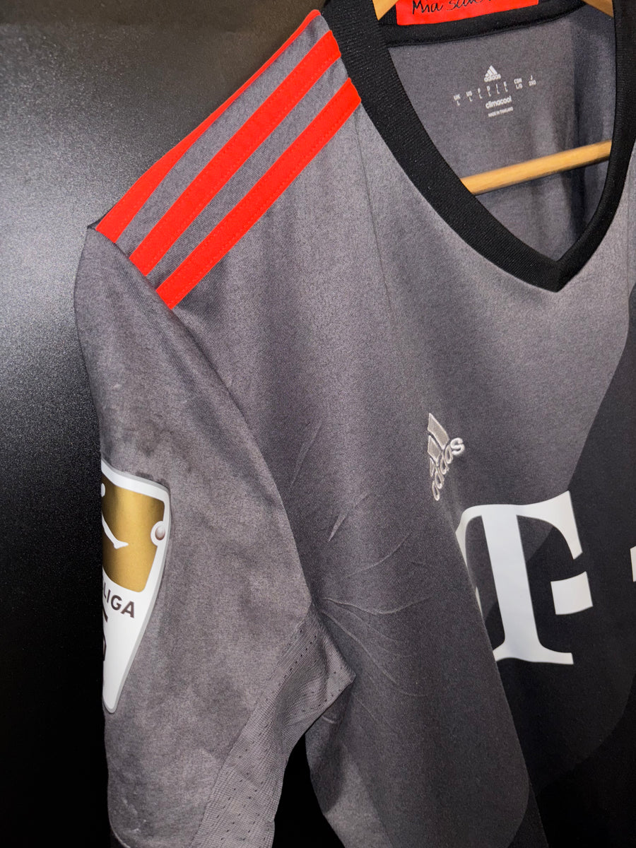 BAYERN MUNICH 2016-2017 ORIGINAL JERSEY Size L