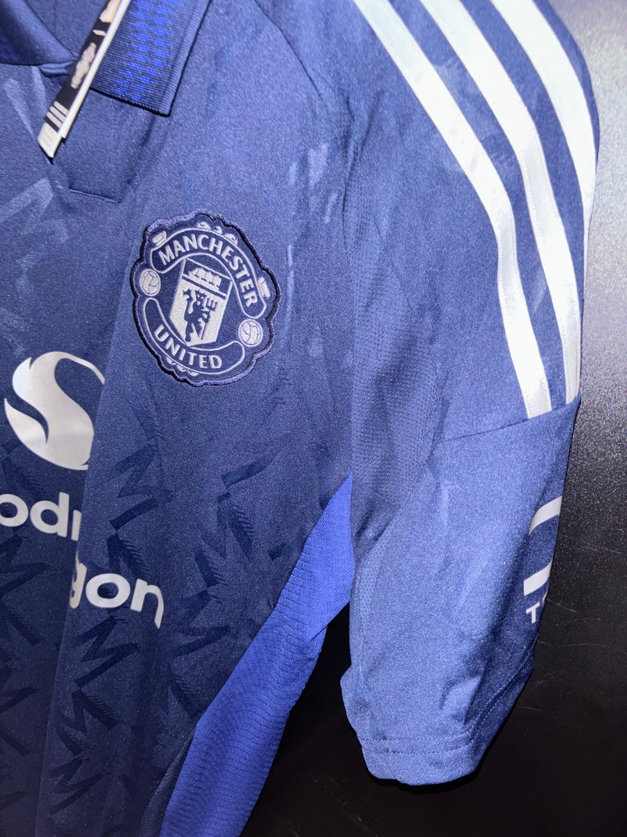MANCHESTER UNITED FERNANDES 2024-2025 ORIGINAL JERSEY Size L