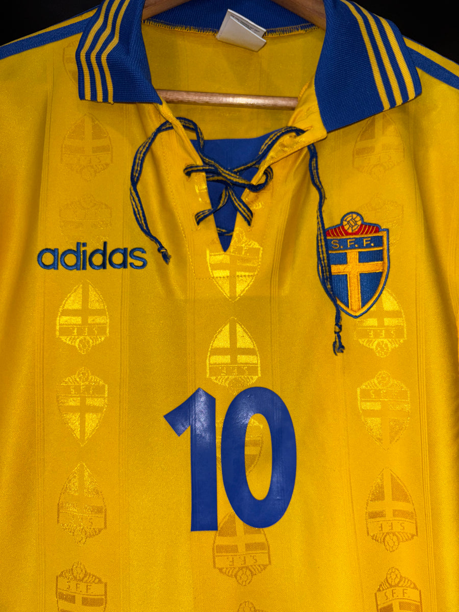 SWEDEN LARSSON 2000-2001 ORIGINAL JERSEY SIZE L