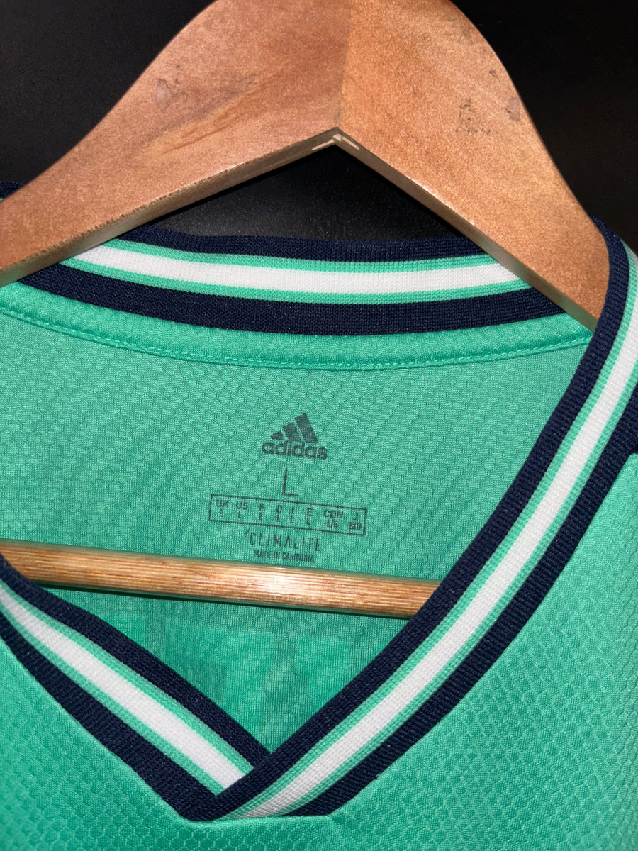 REAL MADRID VALVERDE 2019-2020 ORIGINAL PLAYER JERSEY Size L