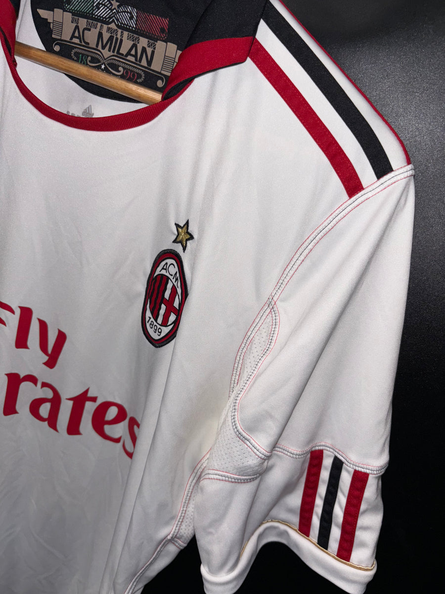 AC MILAN RONALDINHO 2010-2011 ORIGINAL JERSEY Size M