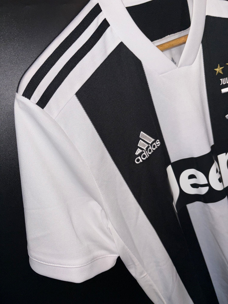 JUVENTUS RONALDO 2018-2019 ORIGINAL JERSEY Size M