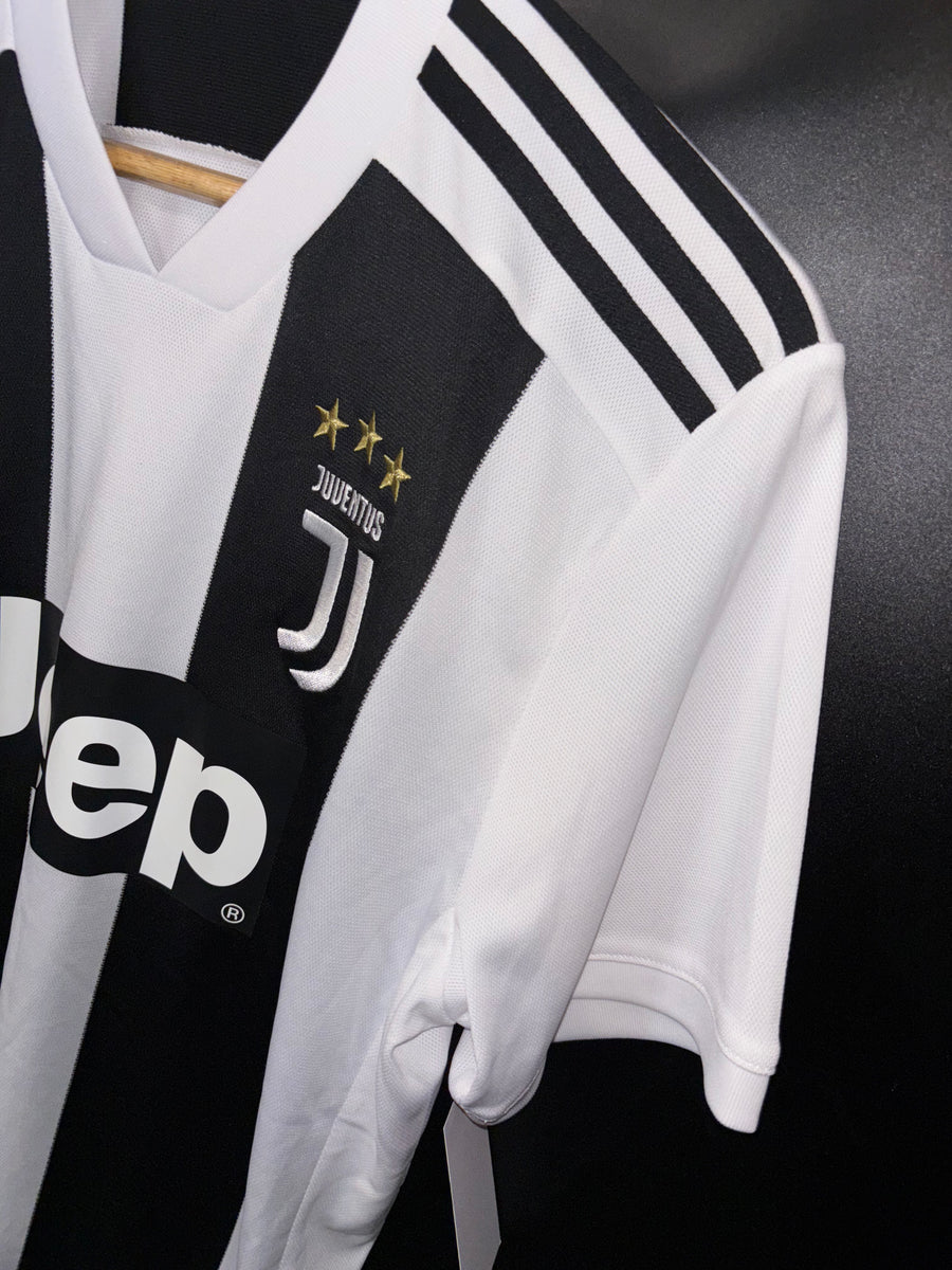 JUVENTUS RONALDO 2018-2019 ORIGINAL JERSEY Size M