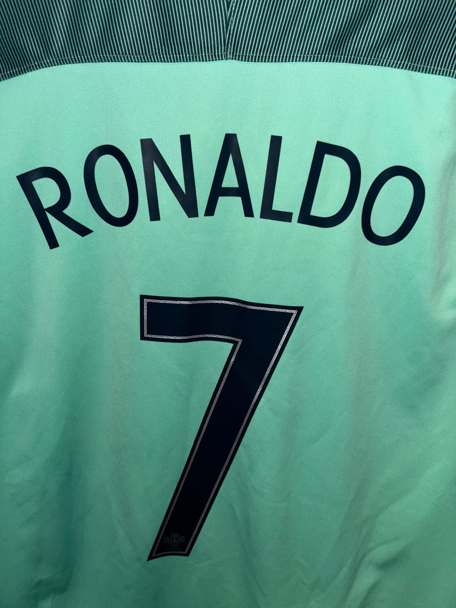 PORTUGAL RONALDO 2016-2017 ORIGINAL JERSEY SIZE XL
