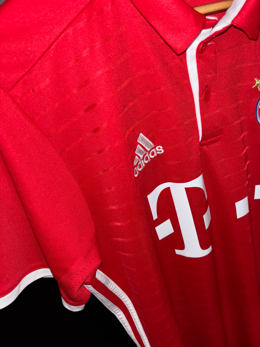 BAYERN MUNICH ROBBEN 2016-2017 ORIGINAL JERSEY Size M