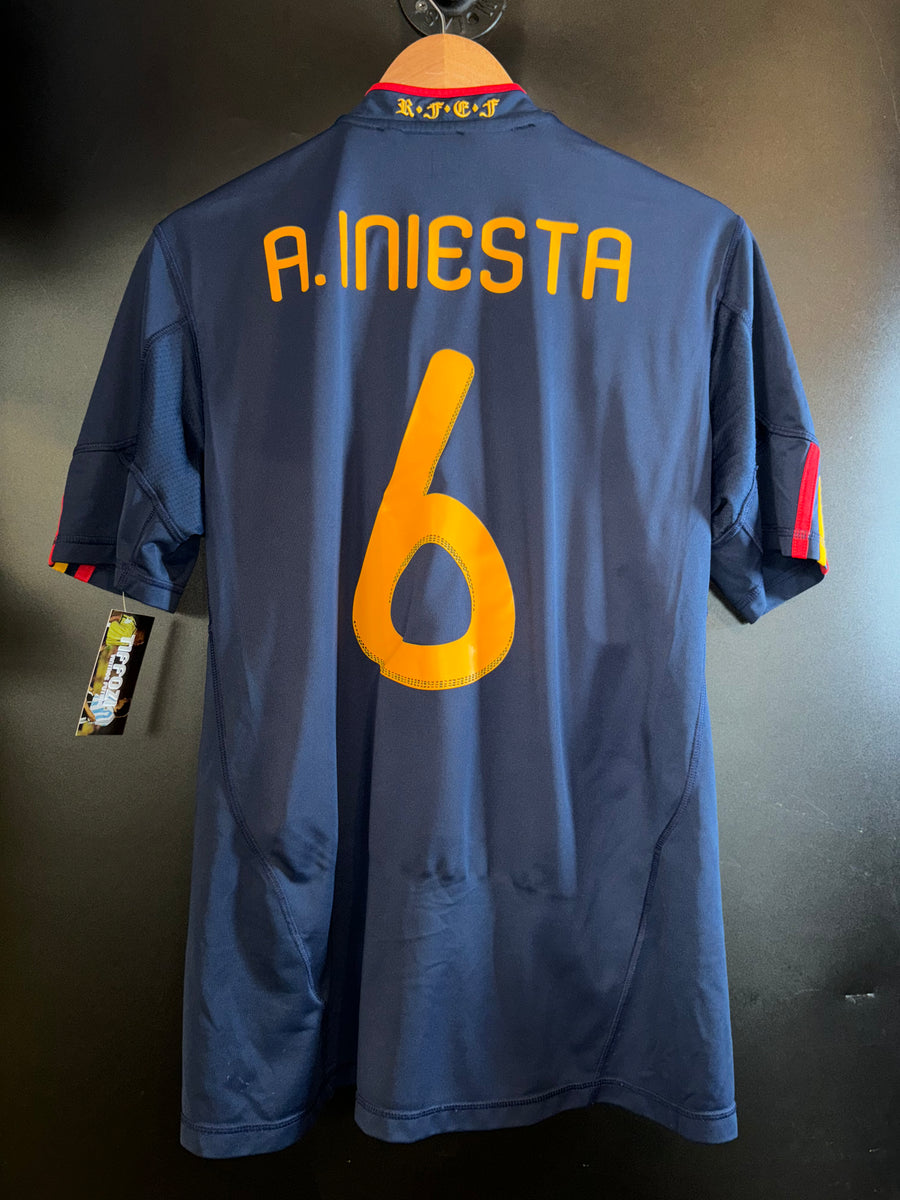 SPAIN INIESTA 2010-2011 ORIGINAL JERSEY Size M