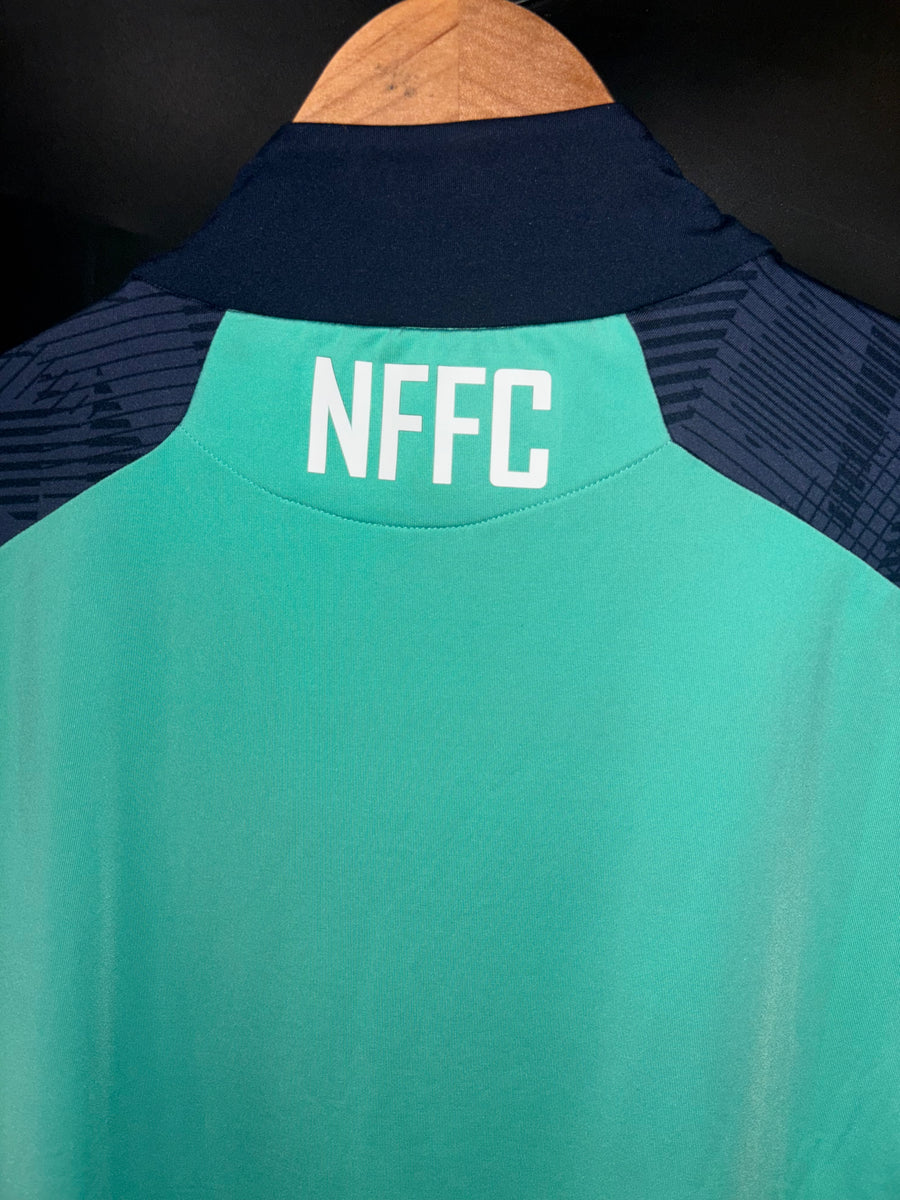 NOTTINGHAM FOREST TRAINING 2022-2023 ORIGINAL JERSEY Size L