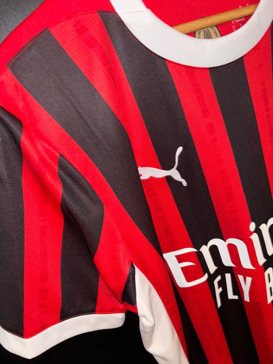 AC MILAN PULISIC 2024-2025 ORIGINAL JERSEY Size M