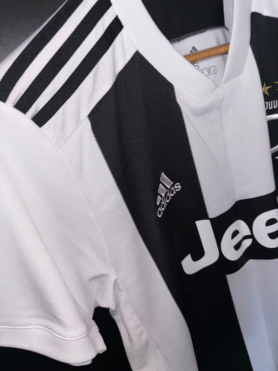 JUVENTUS RONALDO 2018-2019 ORIGINAL JERSEY Size S