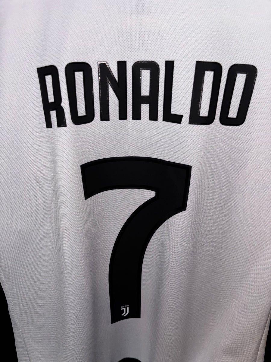 JUVENTUS RONALDO 2018-2019 ORIGINAL JERSEY Size S