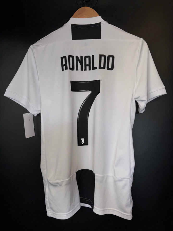 JUVENTUS RONALDO 2018-2019 ORIGINAL JERSEY Size S