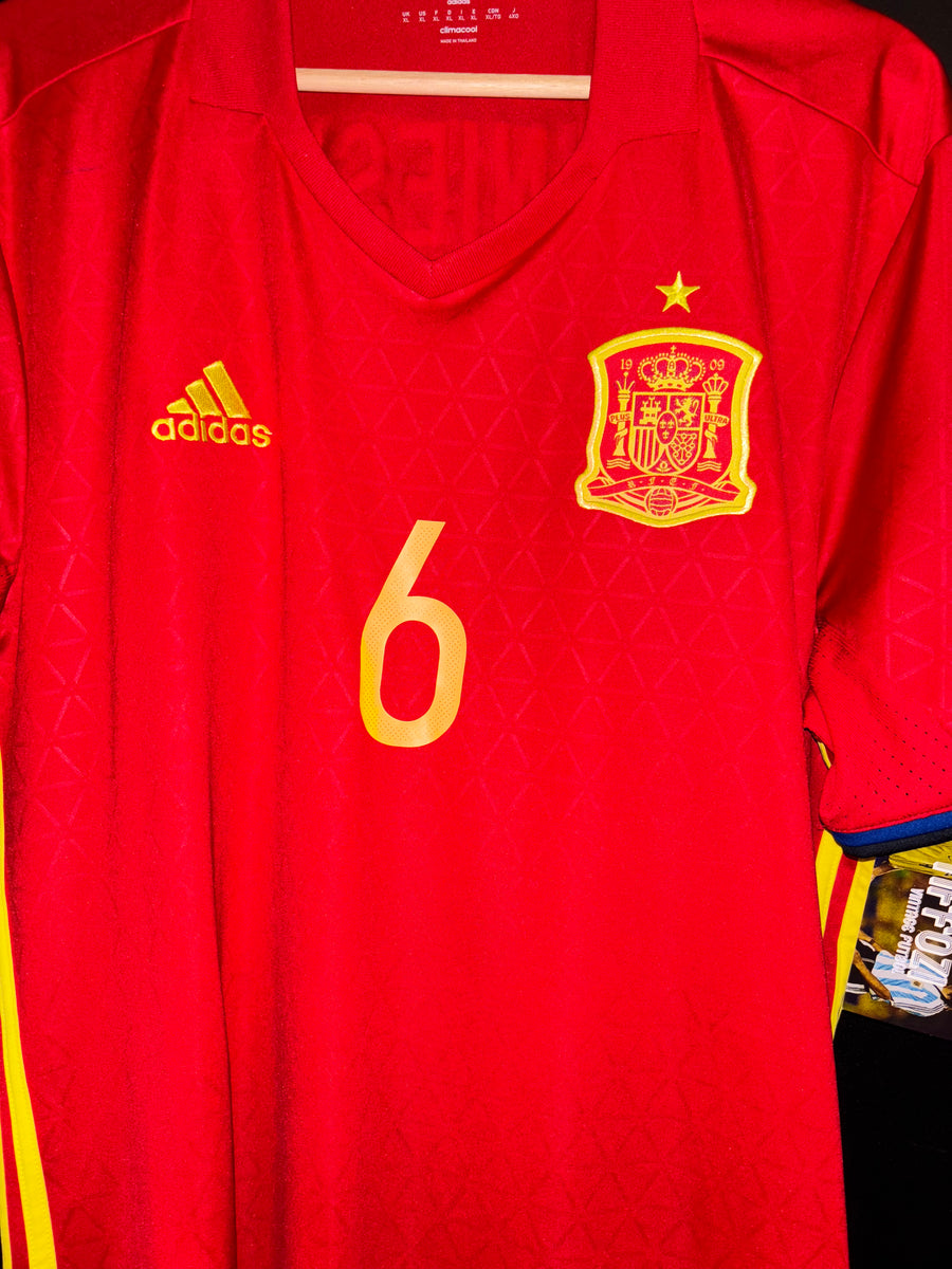 SPAIN INIESTA 2016-2017 ORIGINAL JERSEY Size XL