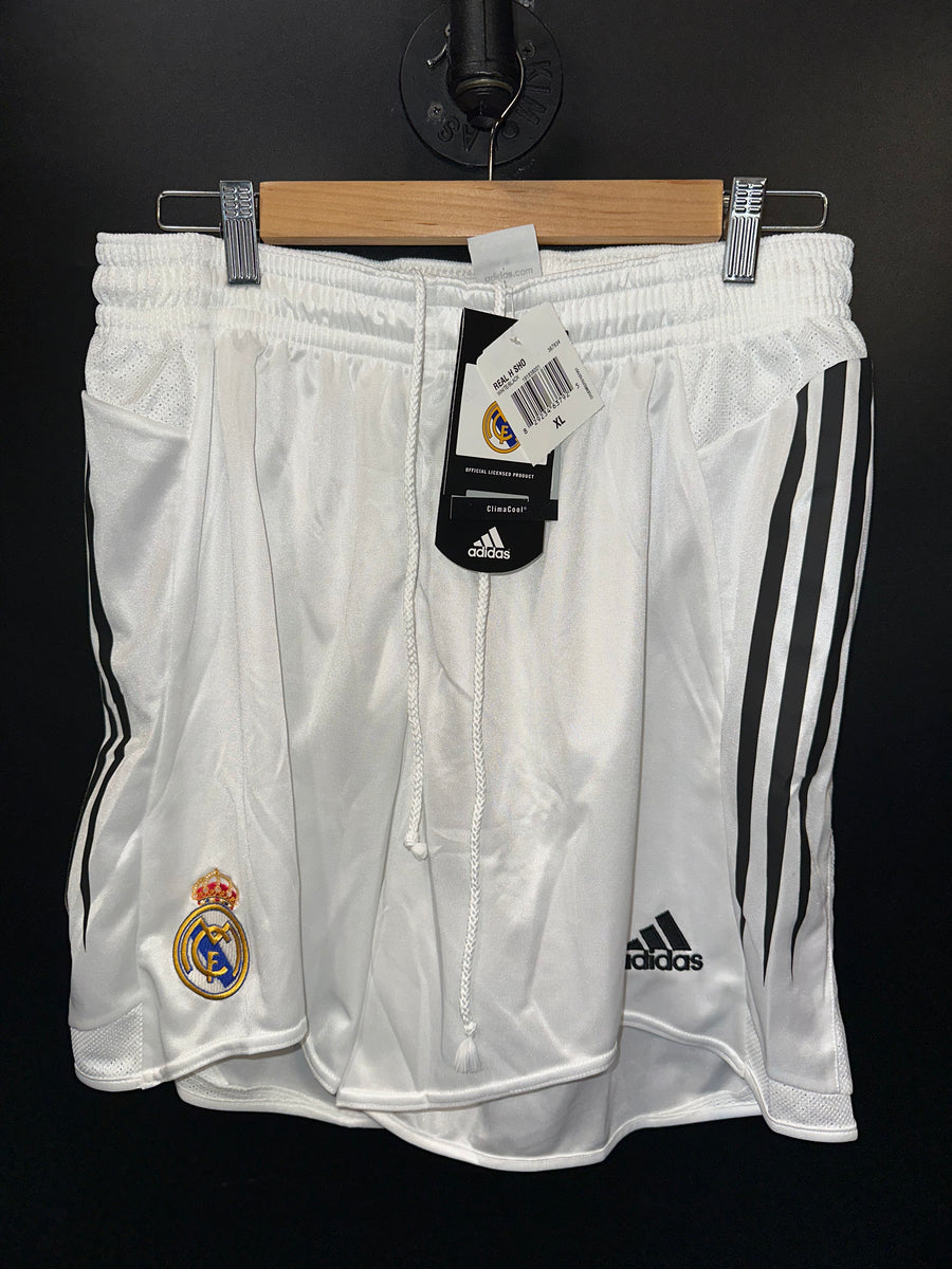 REAL MADRID 2004-2005 ORIGINAL SHORTS Size XL WITH TAGS