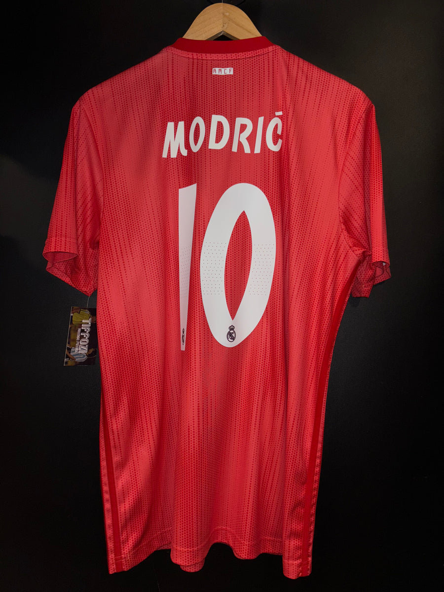 REAL MADRID MODRIC 2018-2019 ORIGINAL JERSEY Size L