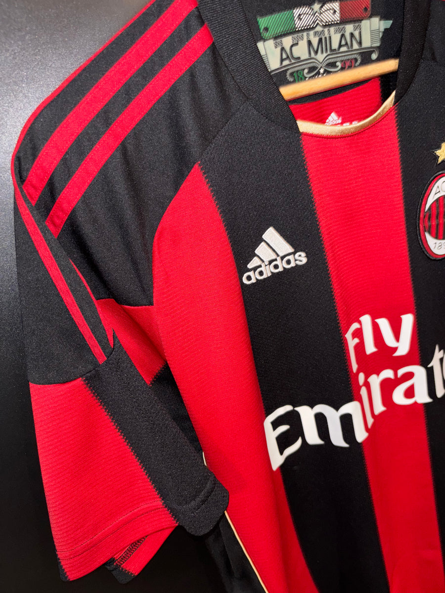 AC MILAN RONALDINHO 2010-2011 ORIGINAL JERSEY Size M