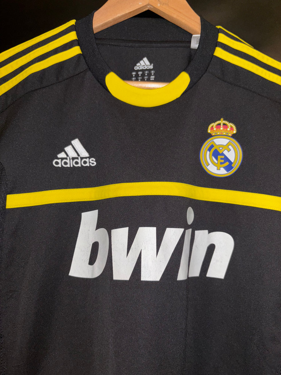 REAL MADRID CASILLAS 2011-2012 ORIGINAL JERSEY Size M