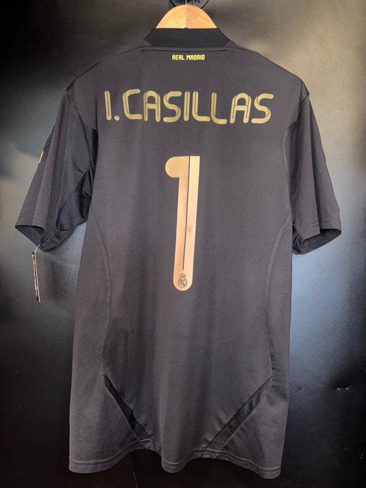 REAL MADRID CASILLAS 2011-2012 ORIGINAL JERSEY Size M