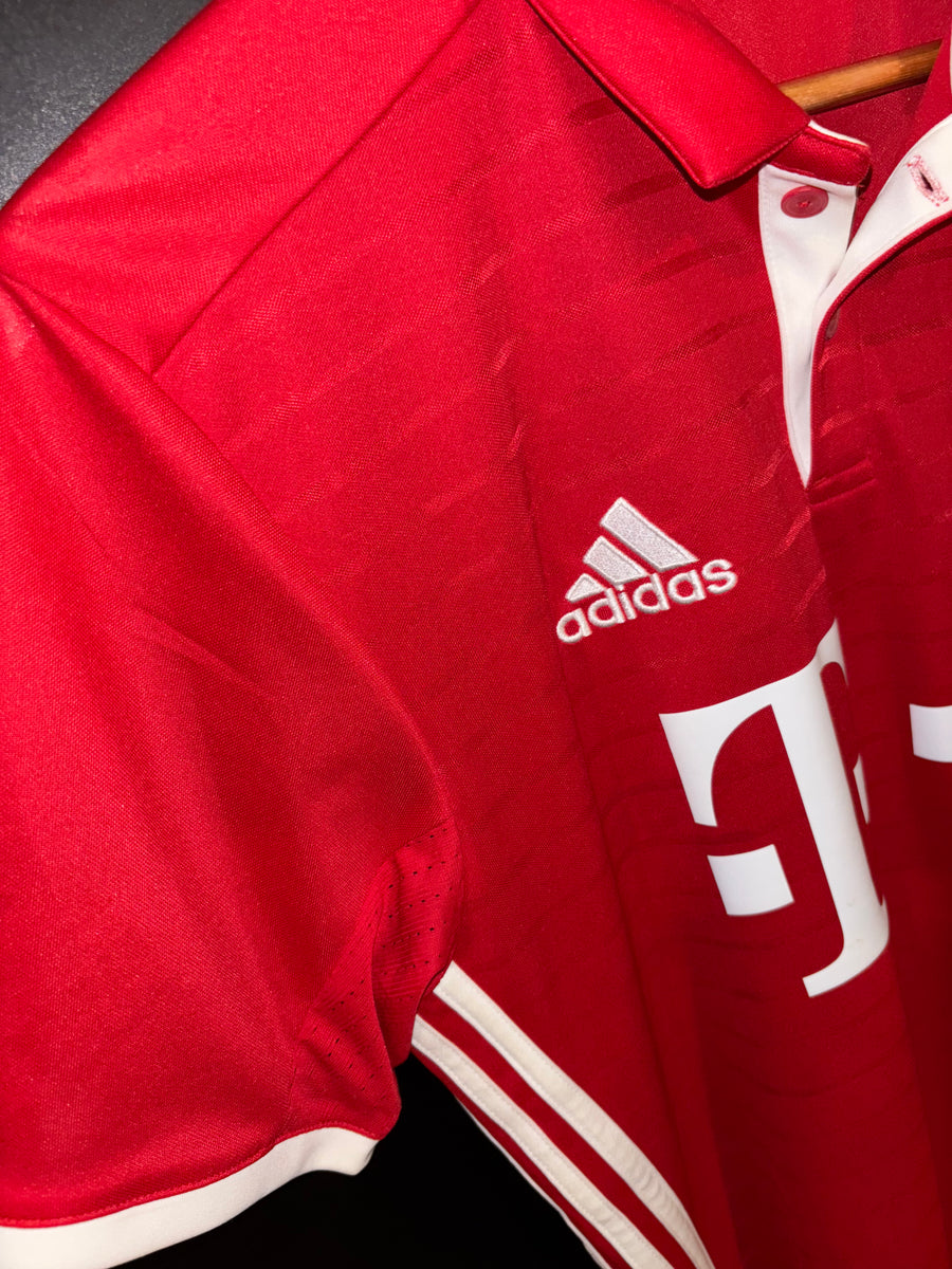 BAYERN MUNICH LAHM 2016-2017 ORIGINAL JERSEY Size S