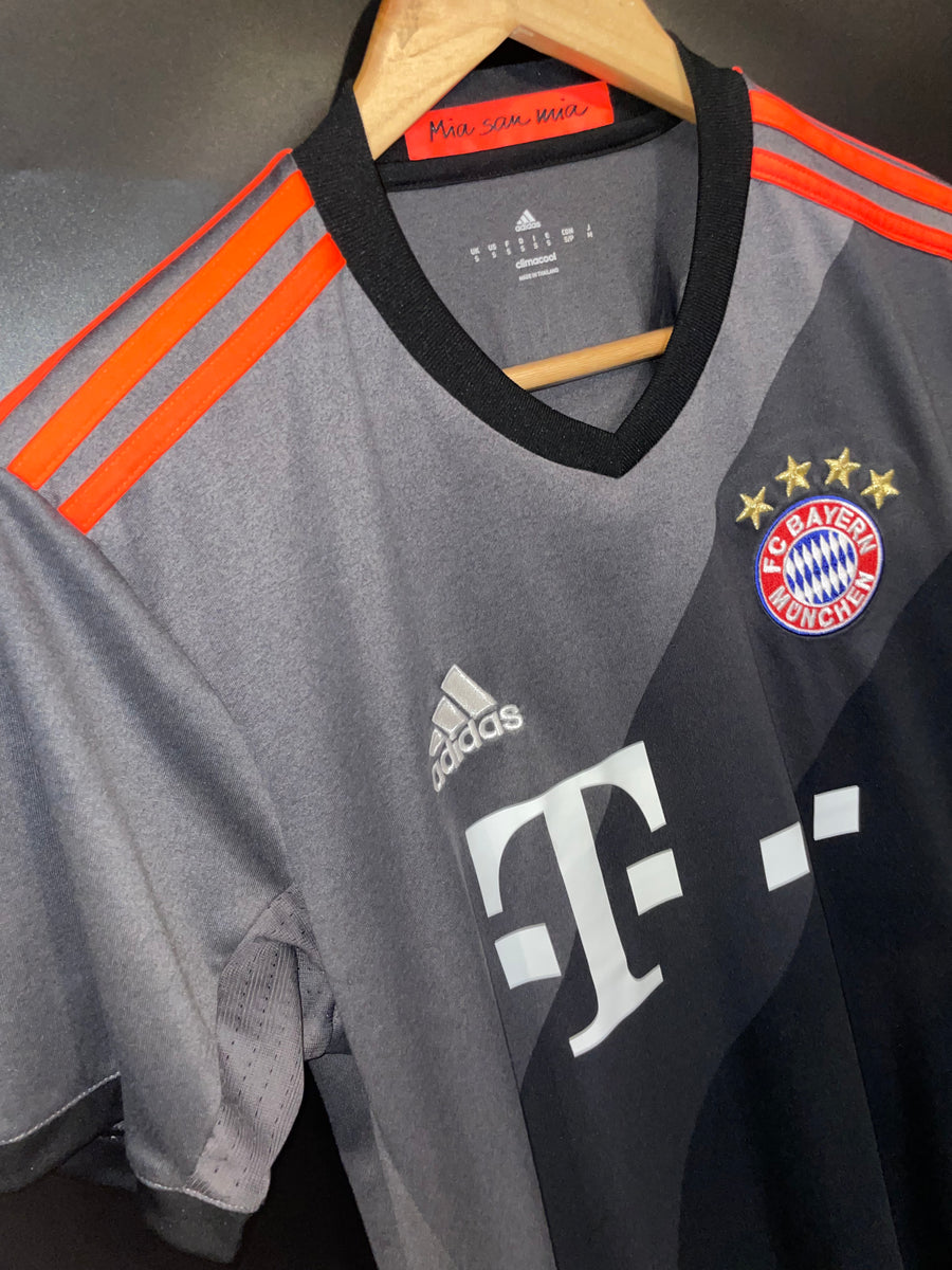 BAYERN MUNICH 2016-2017 ORIGINAL JERSEY Size S