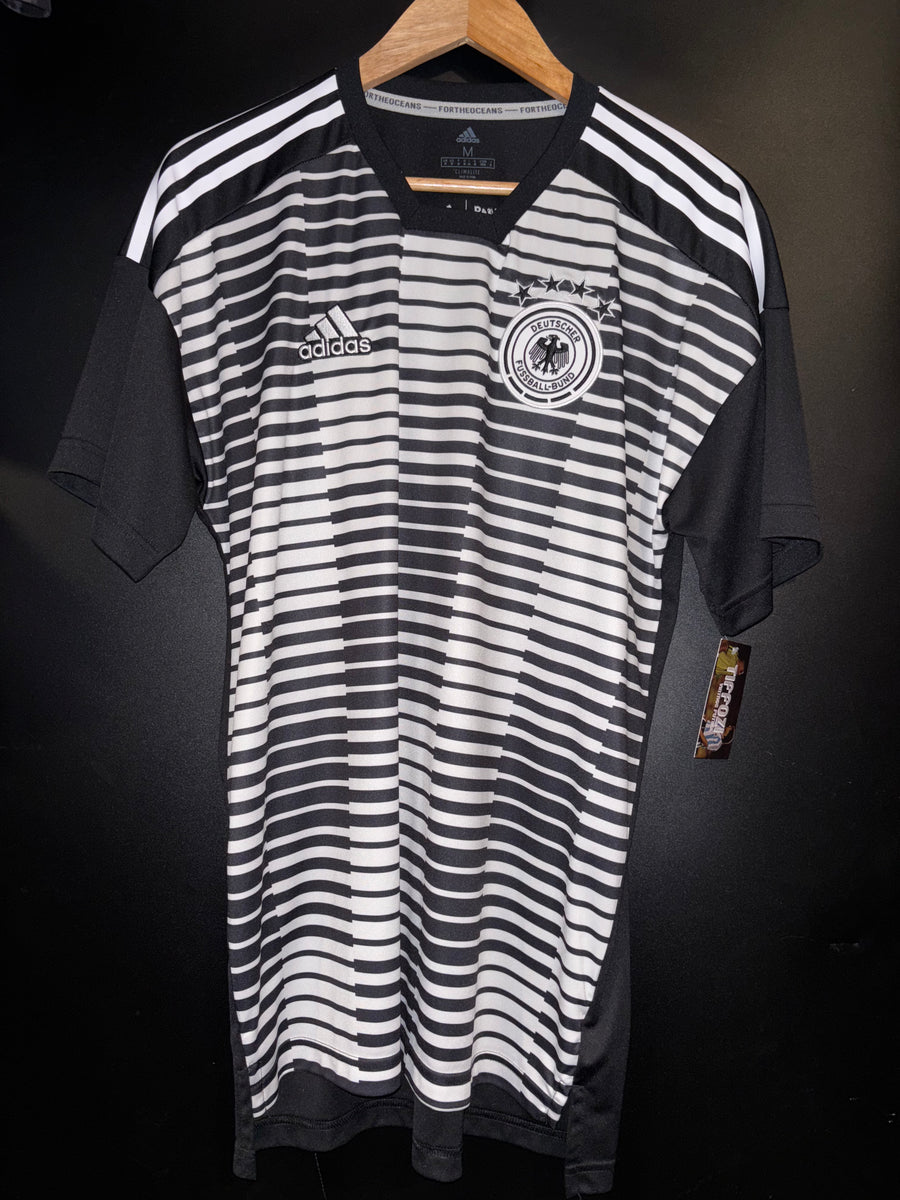 GERMANY 2017-2018 ORIGINAL TRAINING JERSEY SIZE M