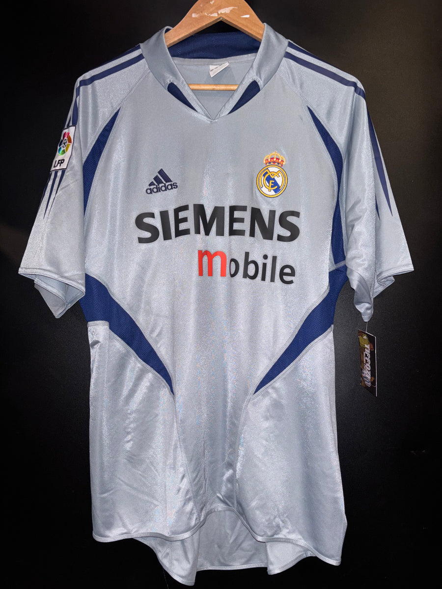 REAL MADRID CASILLAS 2004-2005 ORIGINAL JERSEY Size M