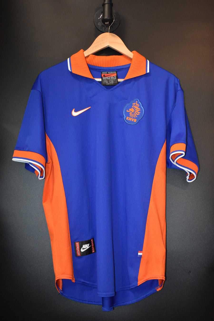 NETHERLANDS 1996-1997 ORIGINAL AWAY JERSEY Size M (VERY GOOD)